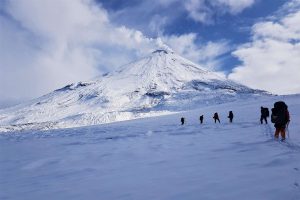 Экстремалы штурмуют Ключевскую сопку, трагедии продолжаются