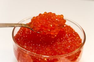 На Камчатке жителям установят лимит по вывозу красной икры