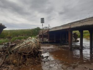 Тонны мусора вынесло волнами на заповедный берег Камчатки