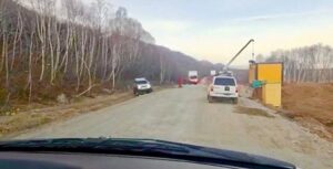 На Камчатке растет скандал из-за закрытой дороги к трем вулканам