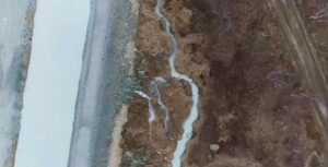 на Камчатке при добыче золота отходы попадают в нерестовую реку