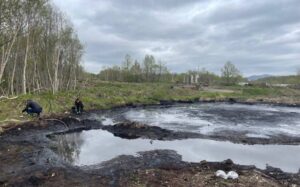 На Камчатке обнаружен разлив нефтепродуктов в Термальном