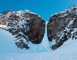 На Камчатке паспортизировали первый зимний маршрут к Вилючинскому водопаду