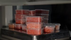 За неделю резко выросли объемы авиавывоза икры с Камчатки