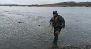 Камчатские браконьеры досрочно вышли на реки за лососем