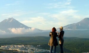 Массовому туризму на Камчатку препятствует дороговизна путевок