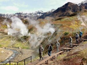 В Долине гейзеров на Камчатке аншлаг туристов и в &laquo;низкий сезон&raquo;