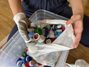 На Камчатке пластиковые отходы переработали в буквы и цифры