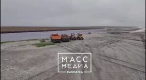 На Камчатке браконьеры меняют русло реки в преддверии нереста лосося