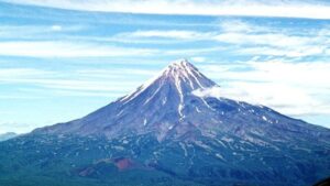 Вулкан Кроноцкий на Камчатке проснулся впервые за сто лет