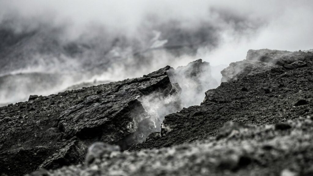 Землетрясение на Камчатке нарушило режим работы гейзеров и разбудило вулкан
